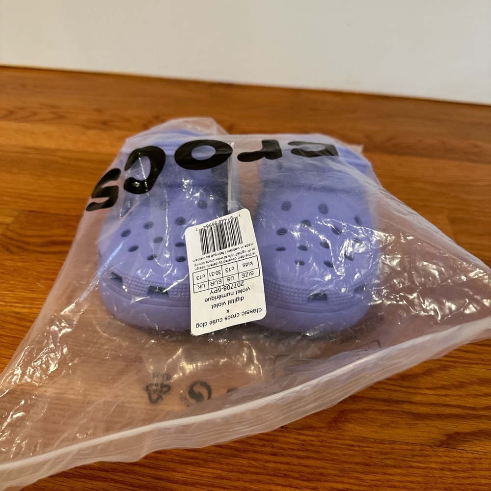 PURPLE CROCS